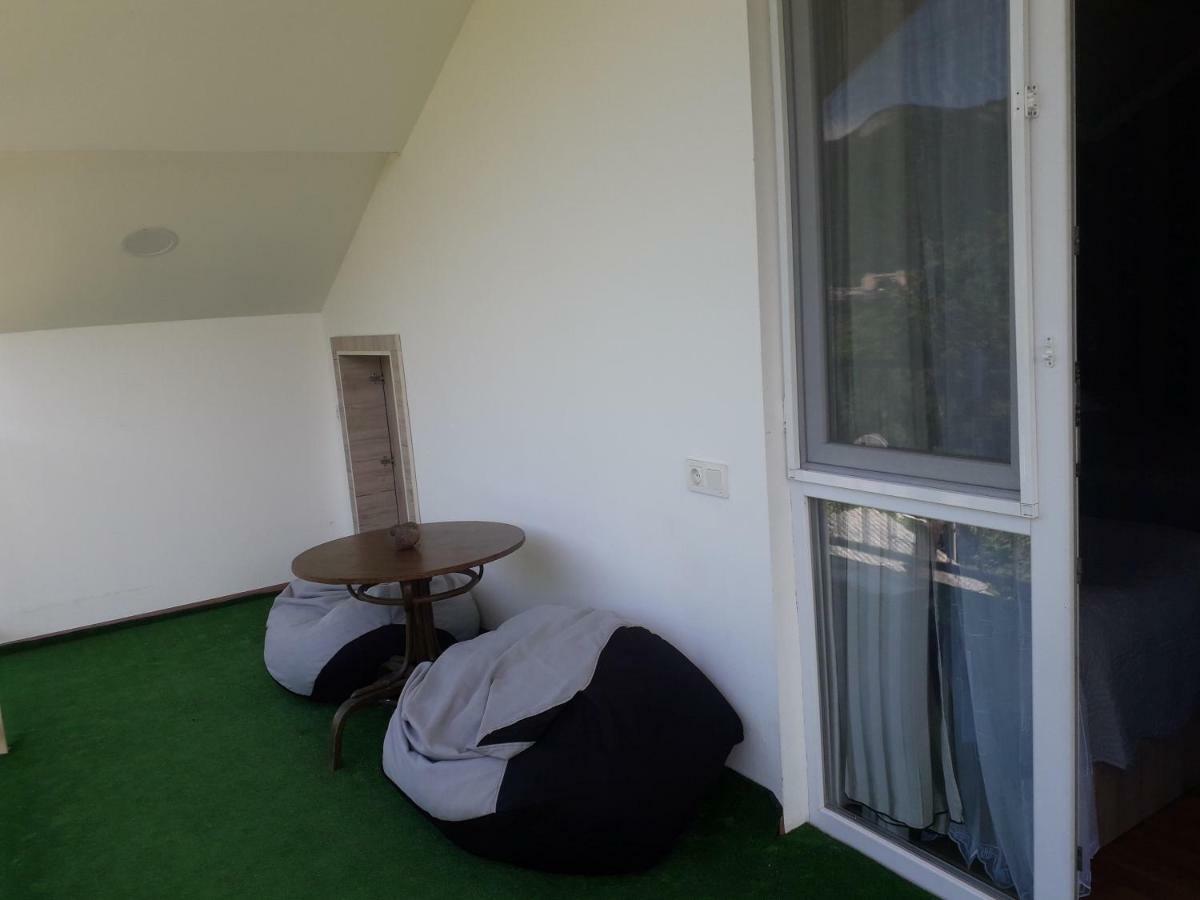 Akaki'S Guesthouse Borjomi Exterior photo