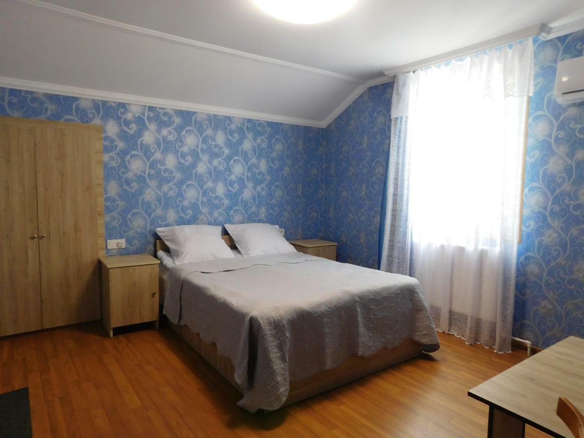 Akaki'S Guesthouse Borjomi Exterior photo